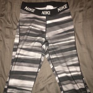 Nike Pro Capri workout pants